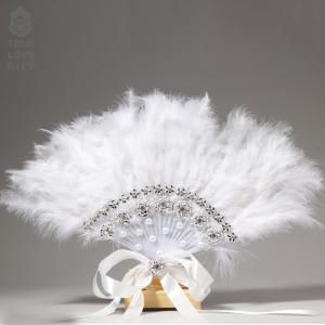 Feather fans for wedding photos, stage dance performances, home decorations, celebrity fans, and craft fans.