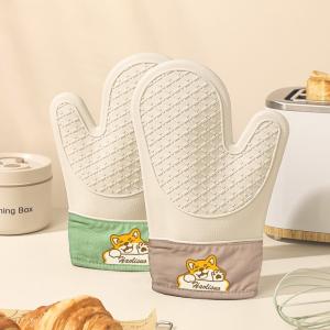 Thickened, non-slip, high-temperature resistant silicone heat-insulating gloves for ovens, baking, and microwave ovens.