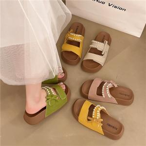 French-style butterfly design, new 2025 style, pearl design, perfect for summer wear, Korean style, suitable for beach outings, paired with skirts and sandals.