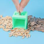 Sunflower seed peeler, hand-operated sunflower seed sheller, lazy person's sunflower seed peeler, household sunflower seed sheller.