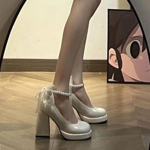 High heel leather shoes