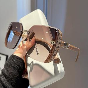2025 New Fashion Cut-Edge Sunglasses Half-Frame High-Quality Trendy Simple Glasses Sunglasses Flash Xiaohongshu