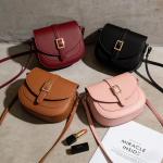 Simple Metal Buckle Flap Adjustable Shoulder Strap Crossbody Bag, Versatile and Stylish 2026 Commuter Women's Bag, Fashionable Saddle Bag