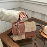 Niche Design Portable Small Bag Women'sNew Fashionable Commuter Small Square Bag High Beauty Shoulder Bag