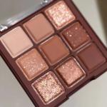 Chocolate Eyeshadow Palette in Earth Tones, Light Makeup for Puffy Eyes, Matte and Shimmer, Nine Colors, New Model for Students and Beginners