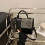 Niche Design Portable Small Bag Women'sNew Fashionable Commuter Small Square Bag High Beauty Shoulder Bag