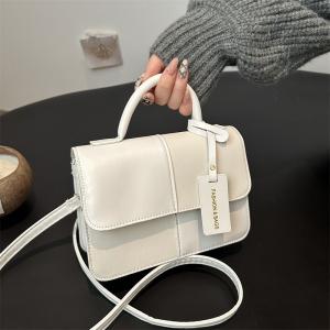 Niche Design Portable Small Bag Women'sNew Fashionable Commuter Small Square Bag High Beauty Shoulder Bag