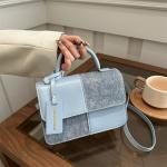 Niche Design Portable Small Bag Women'sNew Fashionable Commuter Small Square Bag High Beauty Shoulder Bag