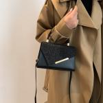 Elegant Commuter Women's Small Square Bag, Fashionable and Artistic, with Bright Rhinestones, Versatile and High-Quality Women's Crossbody Bag